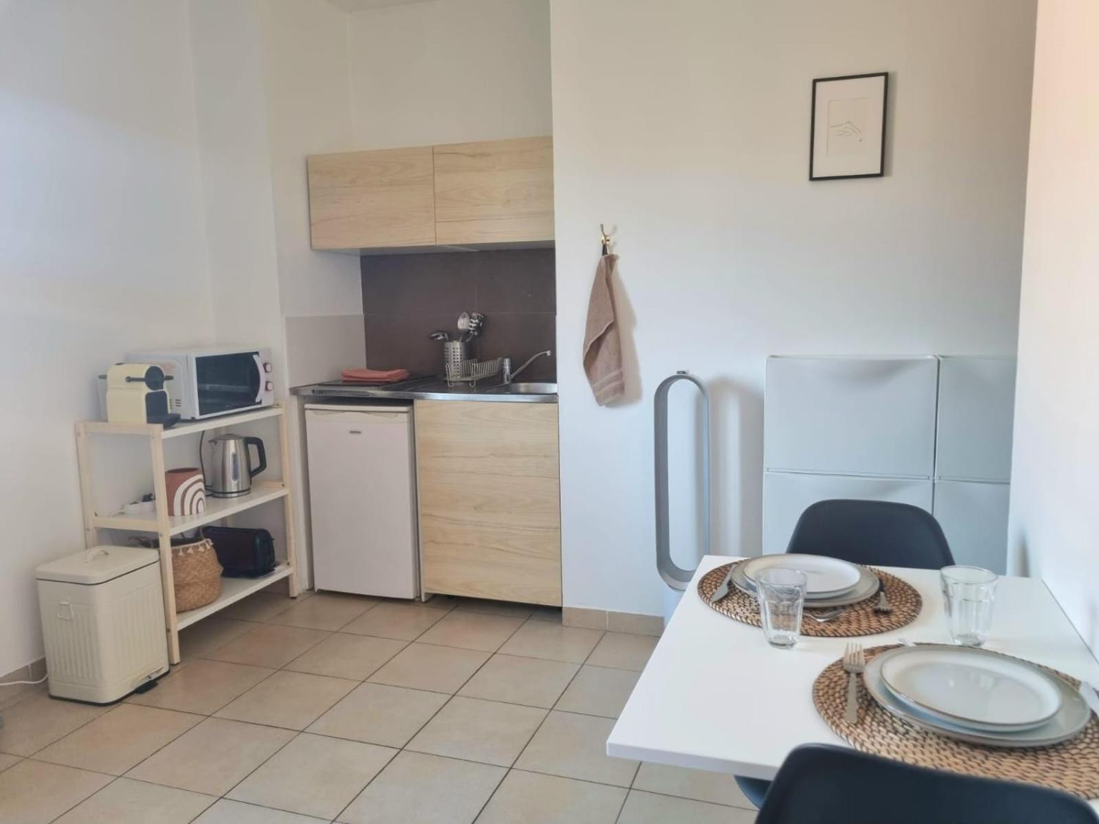 Joli Lumineux Centre Avec Parking Securise Dans Quartier Recherche Appartement *